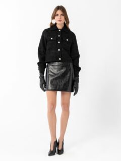 Mat ve parlak dengesiyle fark yaratan bir kombin.
#allsences