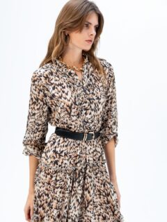 Rahatlığıyla özgür, duruşuyla güçlü.
#allsences