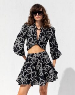 All the details you're looking for in one outfit.

#allsences